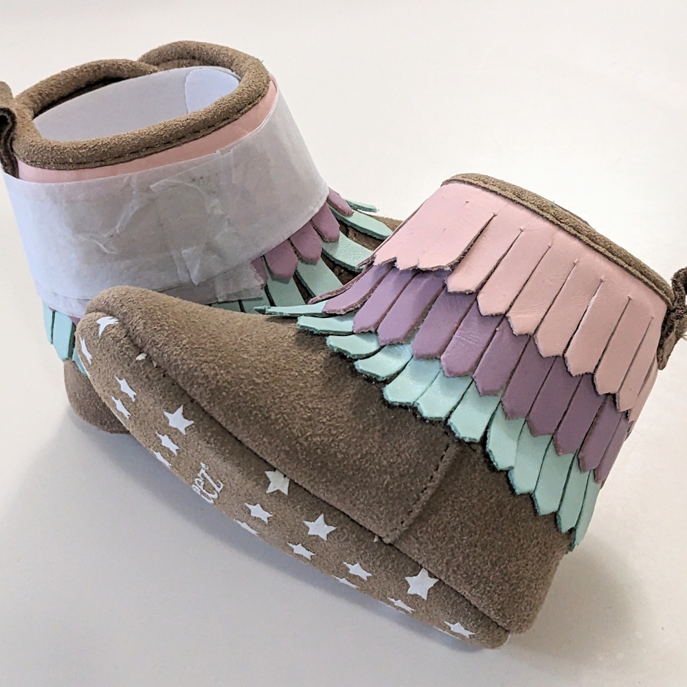 ROBEEZ First Kicks, Fringe Moccasin Boots, 3-6 Months.